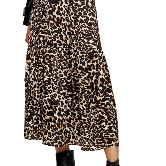 NWOT Top Shop Leopard Tier Skirt, Sz4. Never worn, button closure. - Picture 4 of 5